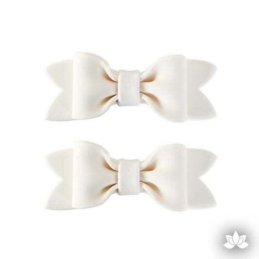 Medium Simple Bow Tie w/ Folds - White