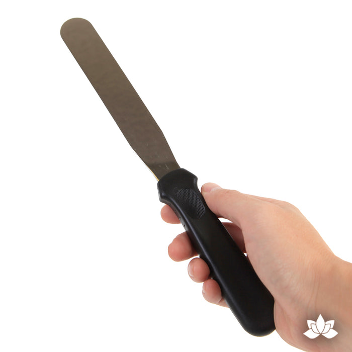Icing Spatula 6" Stainless steel spatula used for cake decorating and spreading the icing on your cake.  A cake decorator's must have in the bakery or kitchen.