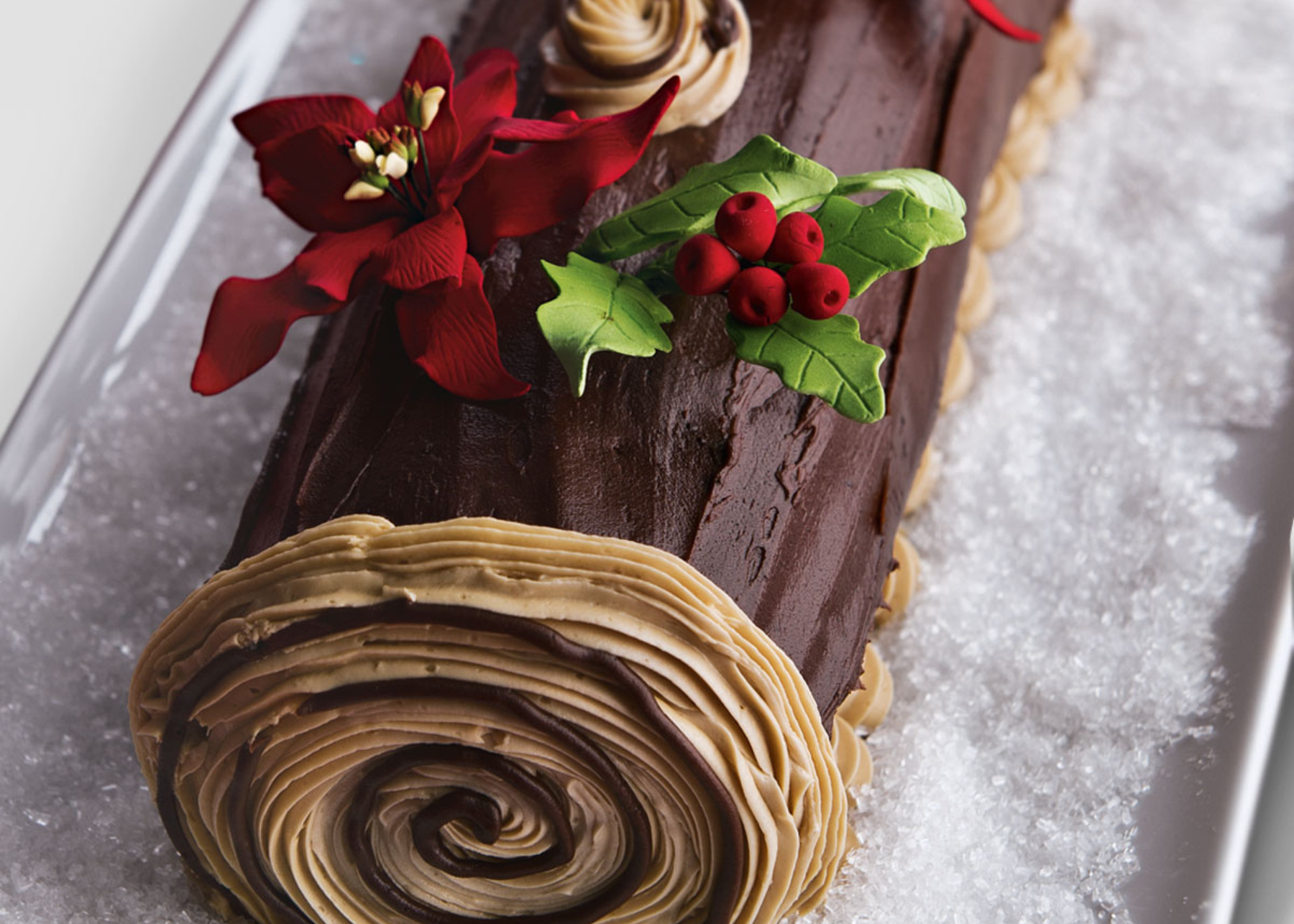 🌺 Why You Should Never Use Real Poinsettias on Cakes (and What to Use Instead)