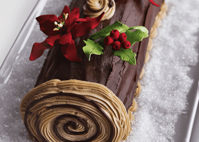 🌺 Why You Should Never Use Real Poinsettias on Cakes (and What to Use Instead) - CaljavaOnline