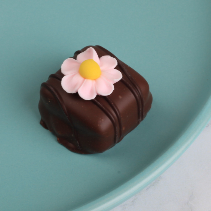Blossom Flower Royal Icing Toppers great for decorating chocolates, cupcakes, cookies, cakes, candy, donuts. Caljava