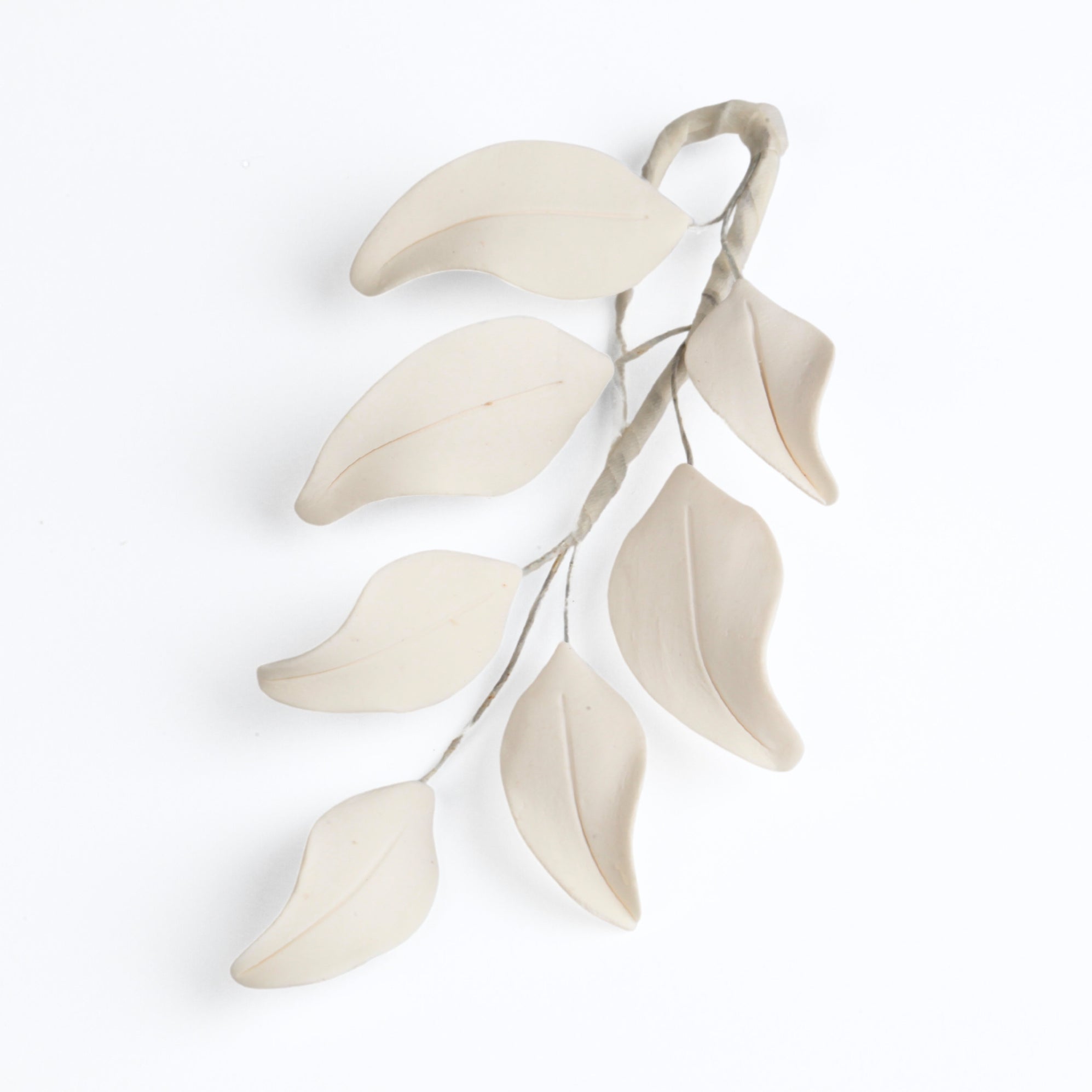 7 Petal Leaf Filler White —