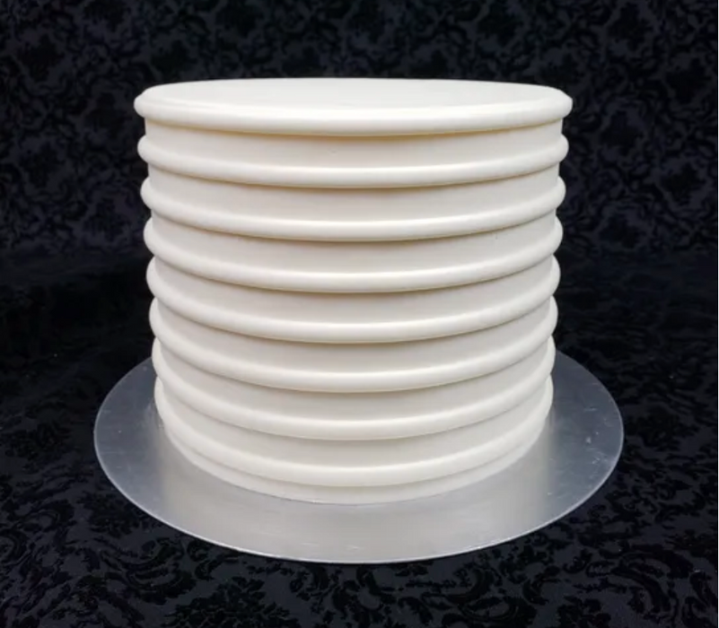 Discover our durable stripe cake icing comb scraper, perfect for cake decorating. Create smooth, textured, and patterned finishes on buttercream, fondant, and frosting. Ideal for bakers of all skill levels! Caljava