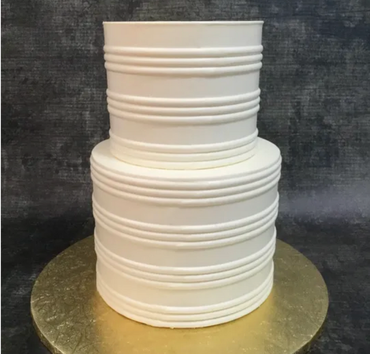 Discover our durable stripe cake icing comb scraper, perfect for cake decorating. Create smooth, textured, and patterned finishes on buttercream, fondant, and frosting. Ideal for bakers of all skill levels! Caljava