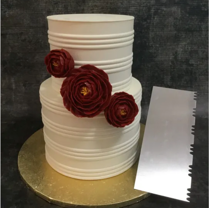 Discover our durable stripe cake icing comb scraper, perfect for cake decorating. Create smooth, textured, and patterned finishes on buttercream, fondant, and frosting. Ideal for bakers of all skill levels! Caljava