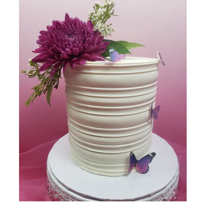 Discover our durable stripe cake icing comb scraper, perfect for cake decorating. Create smooth, textured, and patterned finishes on buttercream, fondant, and frosting. Ideal for bakers of all skill levels! Caljava