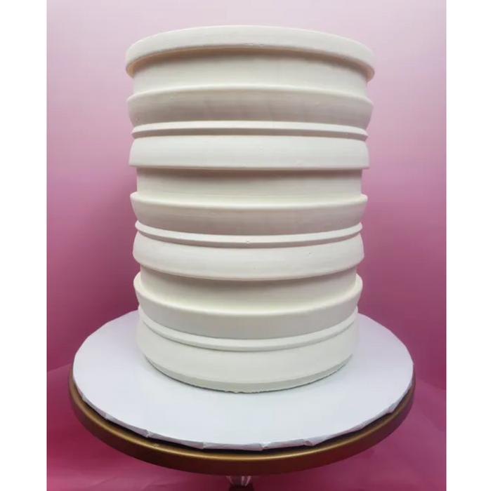 Discover our durable stripe cake icing comb scraper, perfect for cake decorating. Create smooth, textured, and patterned finishes on buttercream, fondant, and frosting. Ideal for bakers of all skill levels! Caljava