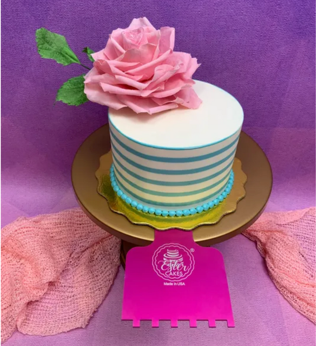 Discover our durable stripe cake icing comb scraper, perfect for cake decorating. Create smooth, textured, and patterned finishes on buttercream, fondant, and frosting. Ideal for bakers of all skill levels! Caljava