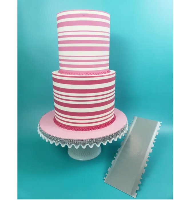 Discover our durable stripe cake icing comb scraper, perfect for cake decorating. Create smooth, textured, and patterned finishes on buttercream, fondant, and frosting. Ideal for bakers of all skill levels! Caljava