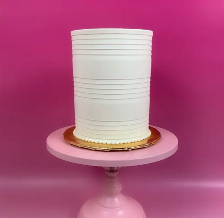 Discover our durable stripe cake icing comb scraper, perfect for cake decorating. Create smooth, textured, and patterned finishes on buttercream, fondant, and frosting. Ideal for bakers of all skill levels! Caljava