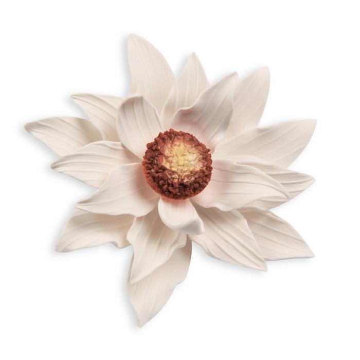 White chrysanthemum sugar flower decorating fondant cake