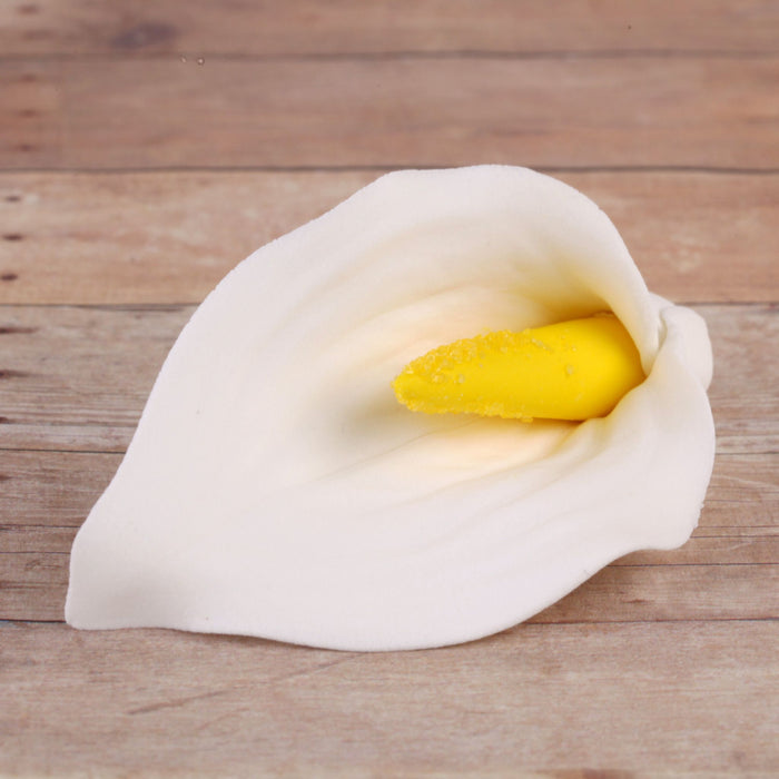Edible Gumpaste Large Calla Lily no wire sugar flower cake toppers and cake decorations perfect for cake decorating rolled fondant wedding cakes, cupcakes and birthday cakes and cupcakes.  Edible Cake Decoration and wholesale cake supplies.