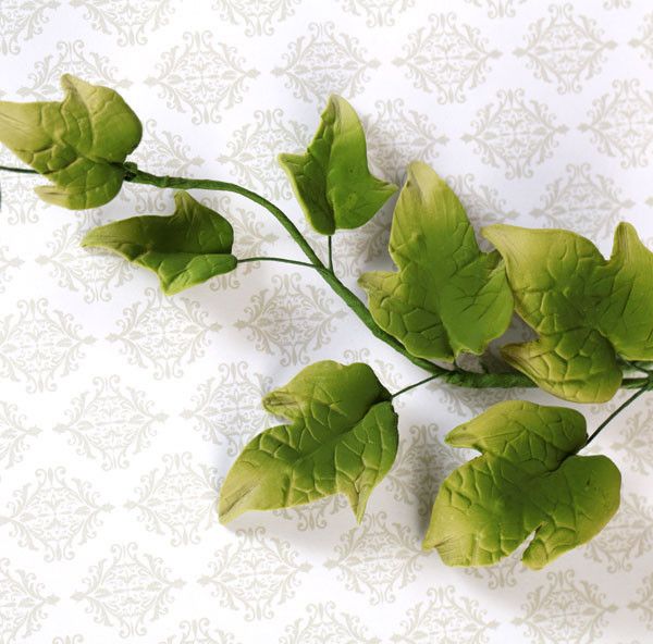 Green Ivy Leaf Filler sugarflower from gumpaste perfect for cake decorating fondant cakes and wedding cakes. Wholesale sugarflowers and cake supply.