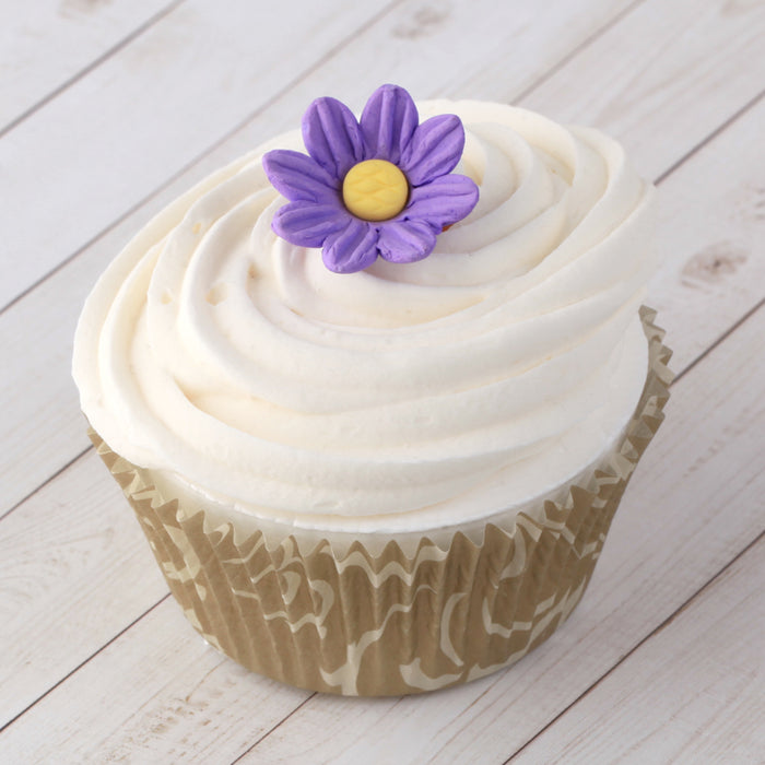 Sugar Daisy Flowers great for decorating cupcakes and cakes.  Edible topper readymade cake decoration.