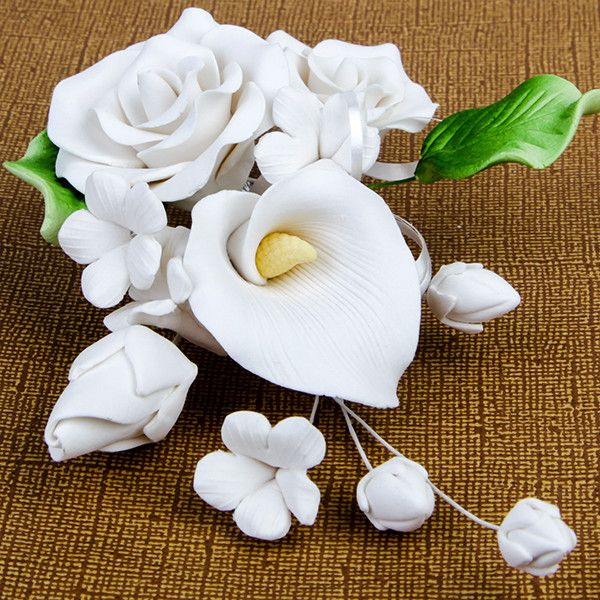 caillou lily flower Medium Tea Rose & Calla Lily Sprays