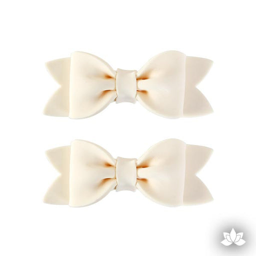 Medium Simple Bow Tie w/ Folds - Ivory