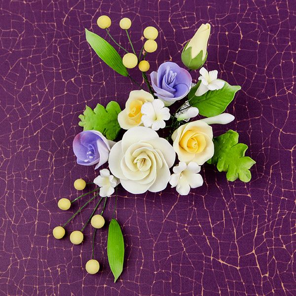 Lisianthus Sprays are gumpaste sugarflower cake decorations perfect as cake toppers for cake decorating fondant cakes and wedding cakes. Caljava wholesale cake supply.