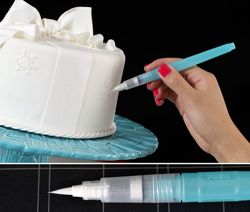 Amazon.com: Wilton 2-Piece Dusting Brush Set - Apply Color Accent to Cakes  with These two Brushes for Cake Decorating, Soft & Easy-To-Clean Baking  Brushes: Novelty Cake Pans: Home & Kitchen