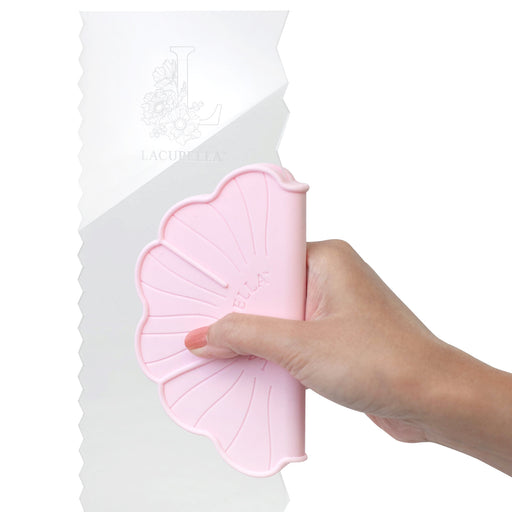 Silicone Comfort Grip for Icing Scrapers and Combs. Great for cake decorating and frosting your own cakes. Lacupella cake decorating tool and buttercream icing tool.