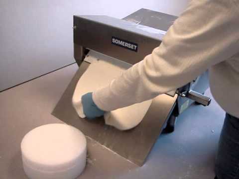 Somerset CDR-500F 20-inch fondant and pizza dough sheeter with stainless steel release tray